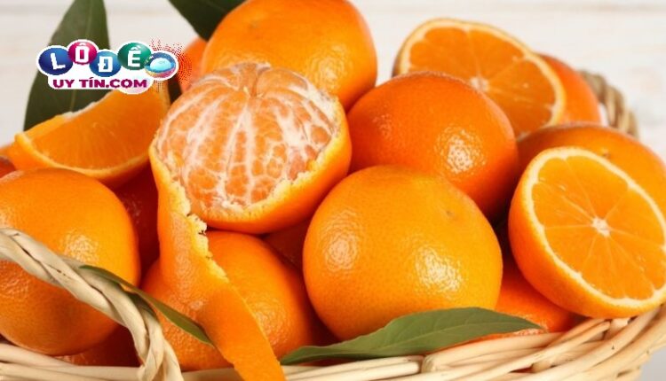 Điềm báo mơ thấy quả cam đánh con gì