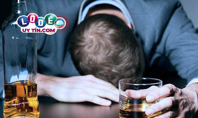 Chiêm bao mơ thấy người say rượu là điềm báo lành hay dữ? 3 Chiêm bao mơ thấy người say rượu là điềm báo lành hay dữ
