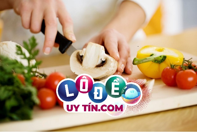 Giải mã mơ thấy nấu ăn có ý nghĩa gì, đánh con gì 2