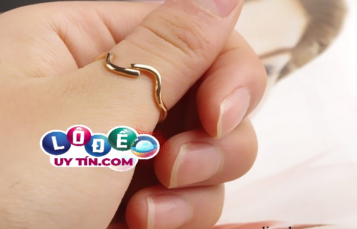 Nằm mơ thấy đeo nhẫn vàng là điềm gì